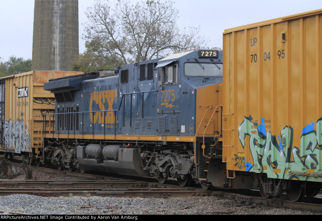 CSXT M606 Mid Train DP